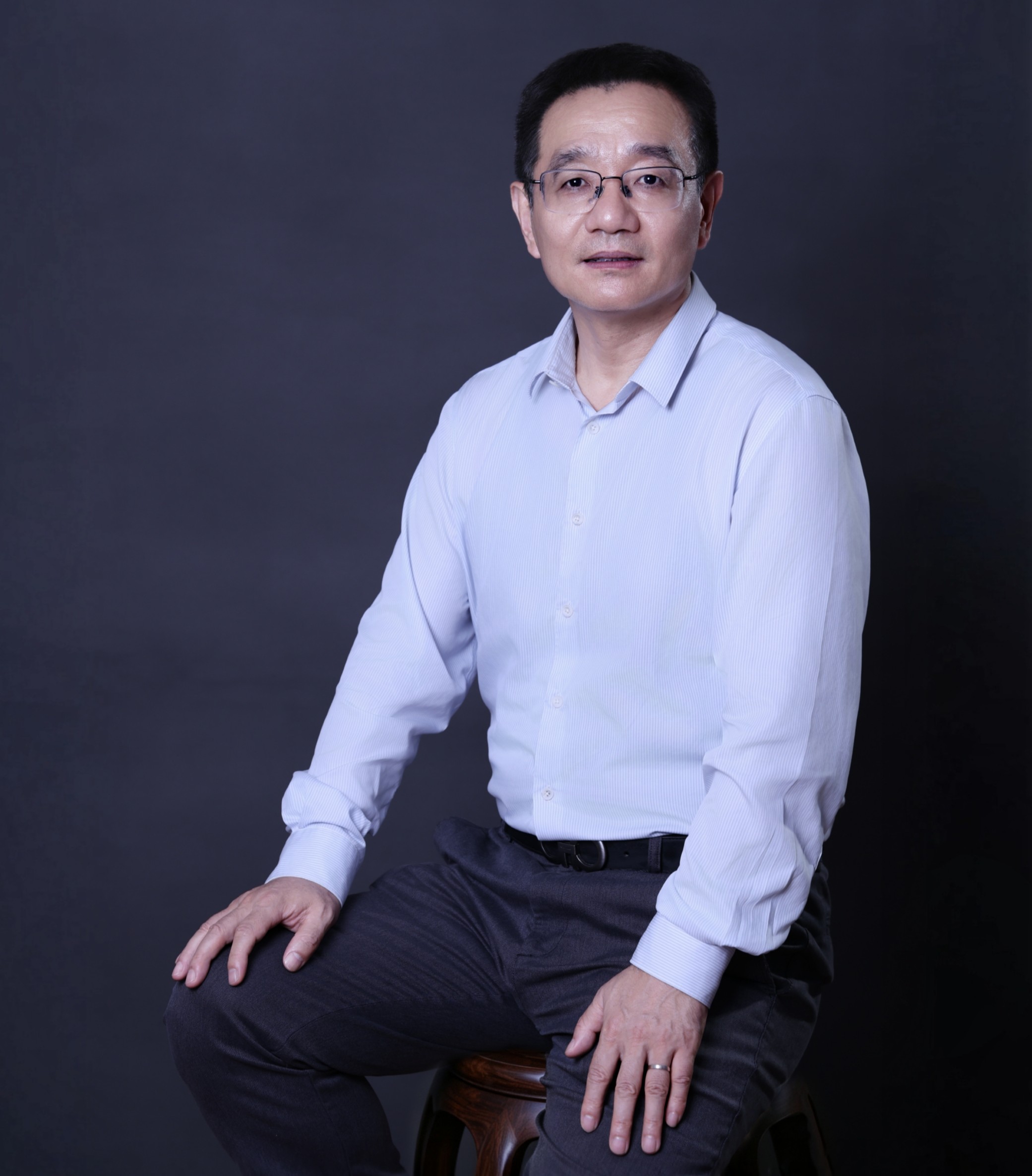 李良彬